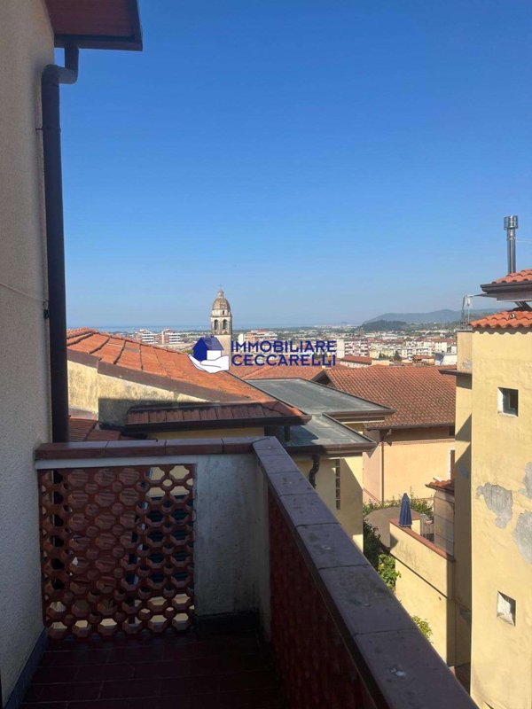 intera palazzina in vendita a Massa in zona Centro Storico