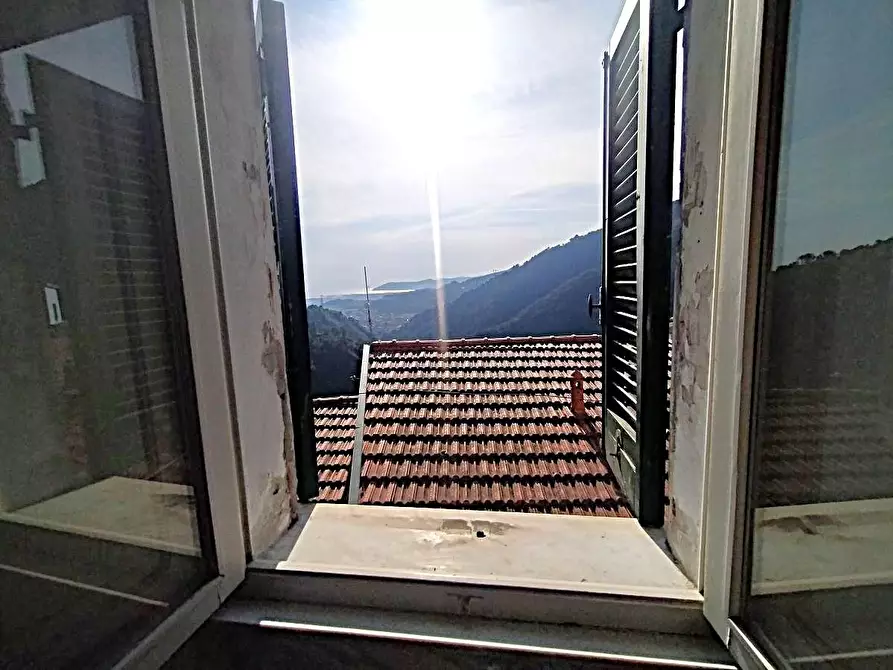 casa indipendente in vendita a Massa