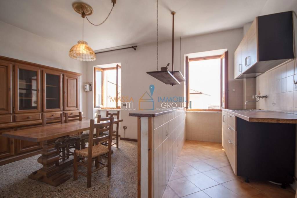 appartamento in vendita a Massa in zona Mirteto