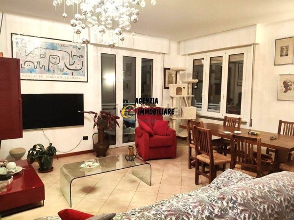 appartamento in vendita a Massa in zona Centro Storico