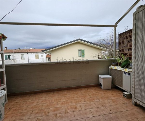 appartamento in vendita a Massa in zona Marina di Massa