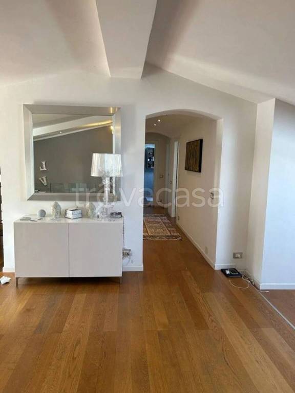 appartamento in vendita a Massa in zona Centro Storico