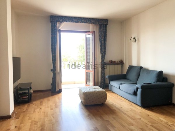 appartamento in vendita a Massa in zona Centro Storico