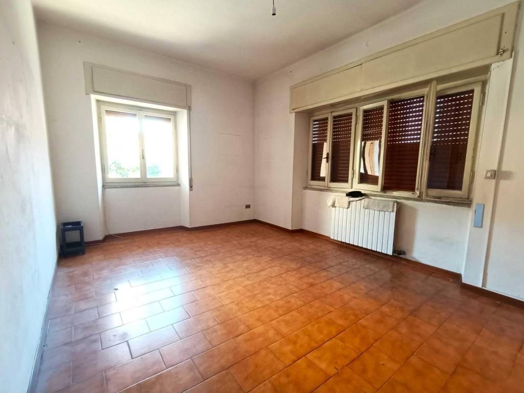 appartamento in vendita a Massa in zona Centro Storico
