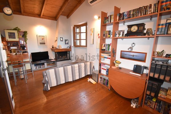 appartamento in vendita a Massa in zona Poveromo