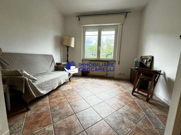 appartamento in vendita a Massa in zona Castagnola
