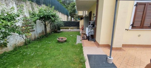 casa indipendente in vendita a Massa