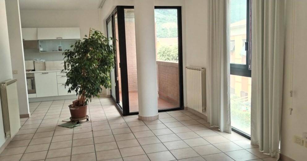 appartamento in vendita a Massa in zona Centro Storico