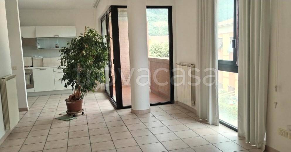 appartamento in vendita a Massa in zona Centro Storico