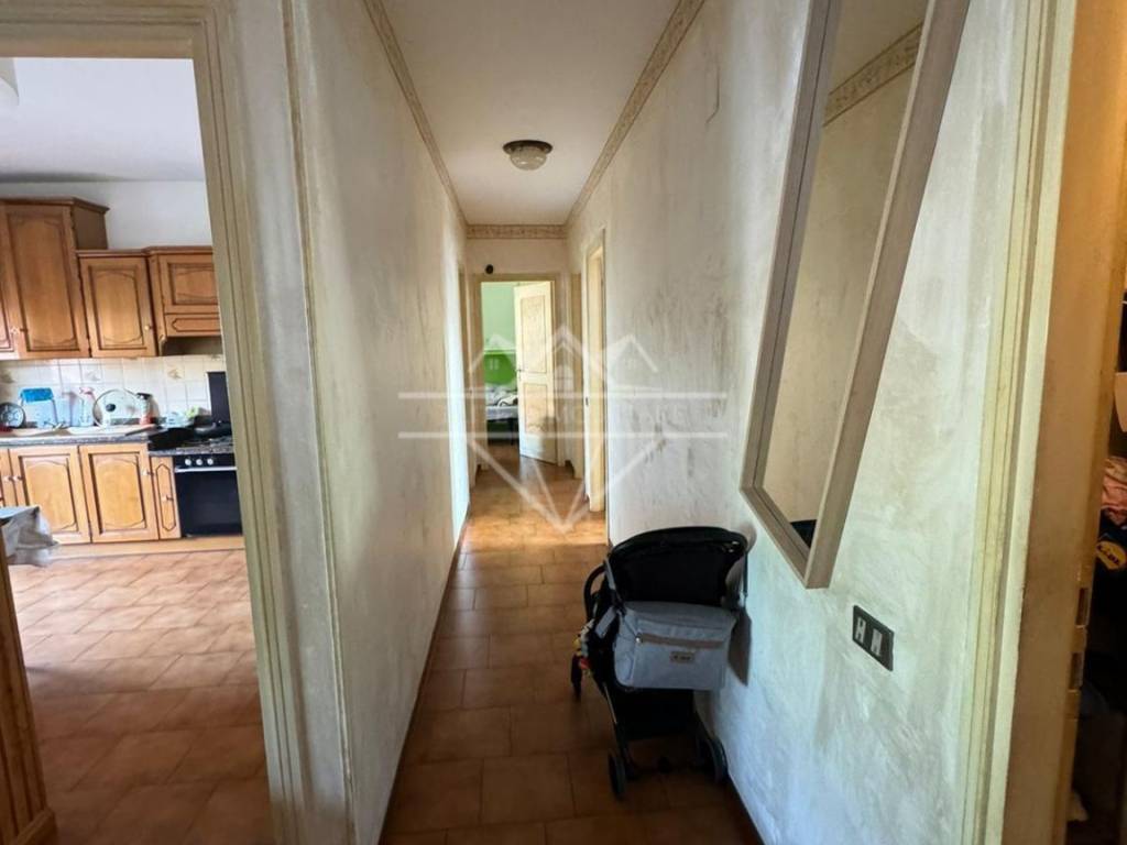 appartamento in vendita a Massa in zona Romagnano