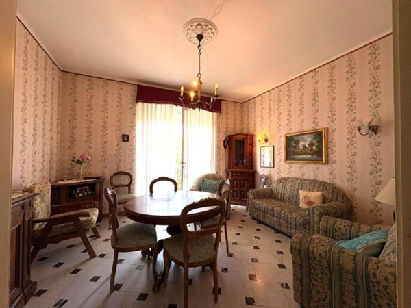 appartamento in vendita a Massa in zona Centro Storico