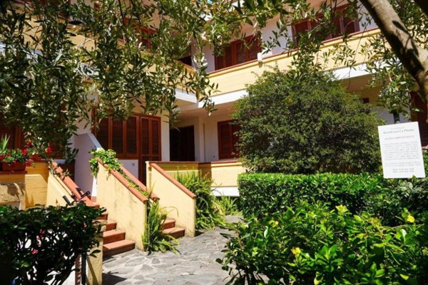 casa indipendente in vendita a Massa in zona Marina di Massa