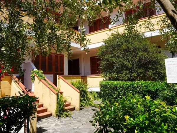 casa indipendente in vendita a Massa in zona Marina di Massa