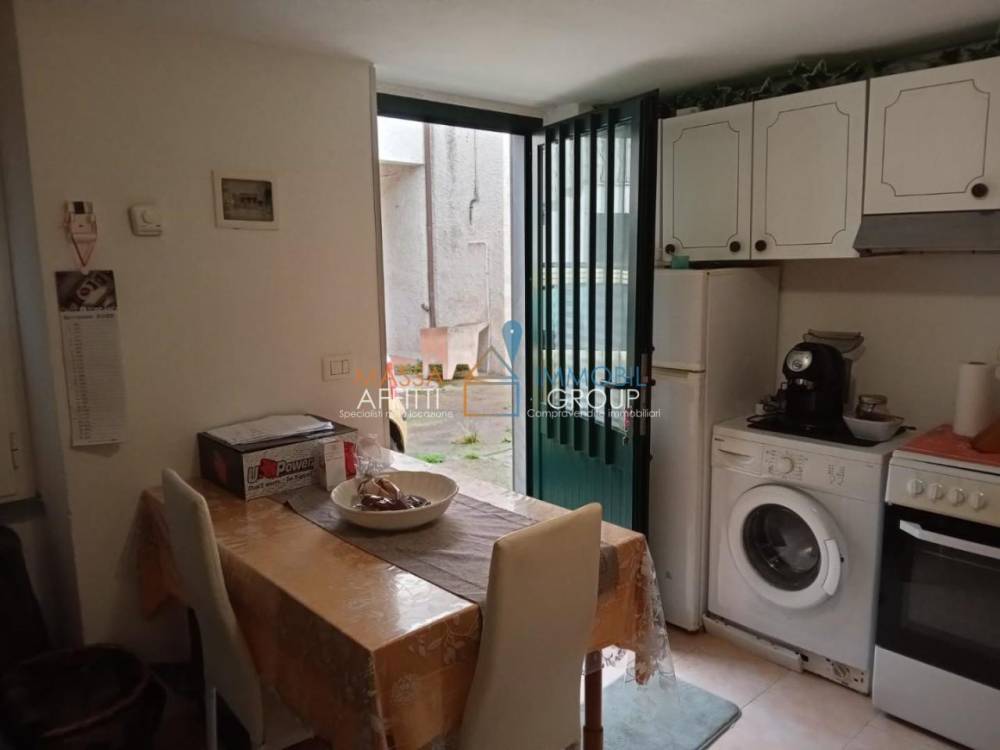 casa indipendente in vendita a Massa in zona Quercioli