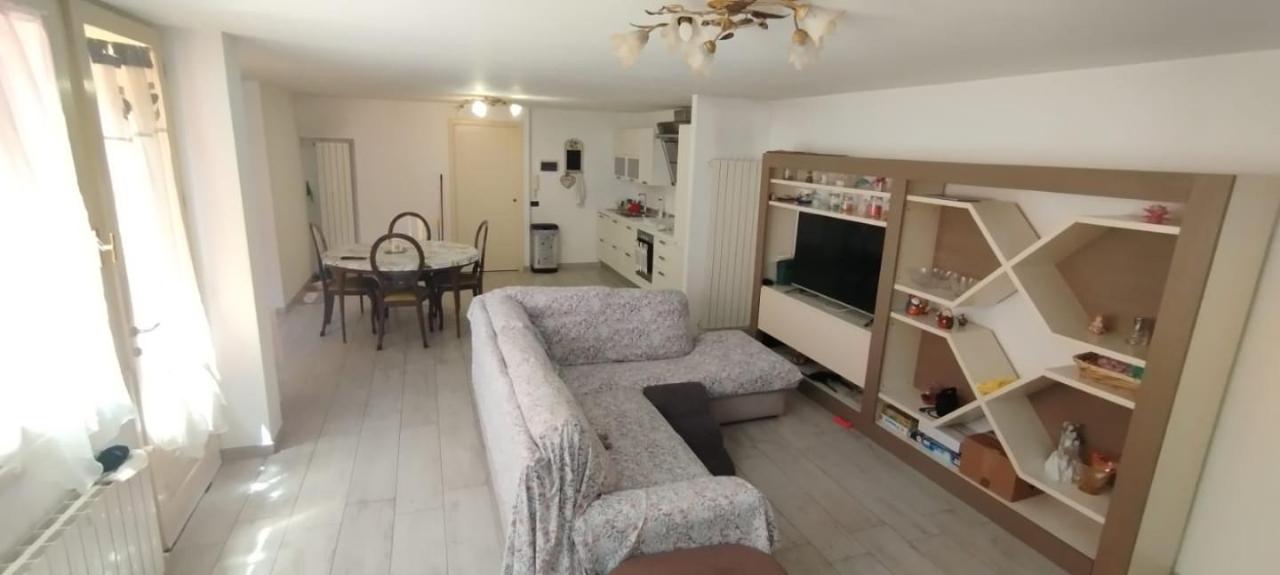 casa indipendente in vendita a Massa in zona Marina di Massa