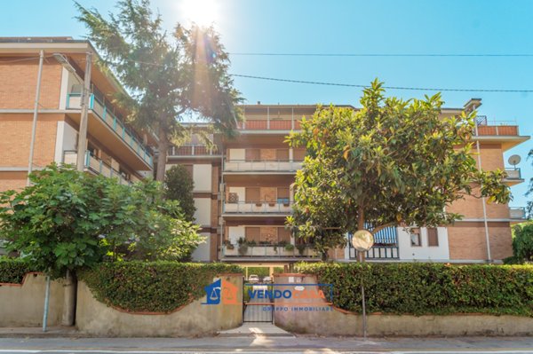 appartamento in vendita a Massa in zona Marina di Massa