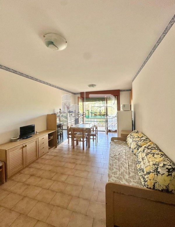 appartamento in vendita a Massa in zona Marina dei Ronchi