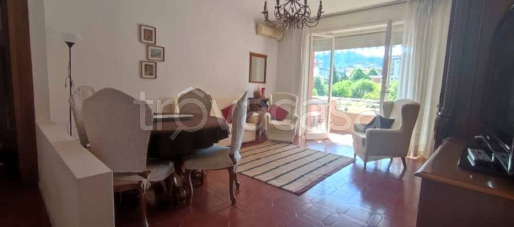 appartamento in vendita a Massa in zona Centro Storico