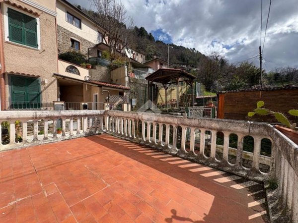 casa indipendente in vendita a Massa in zona Casette