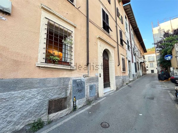 appartamento in vendita a Massa in zona Centro Storico