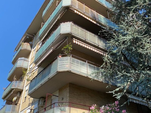 appartamento in vendita a Massa in zona Centro Storico