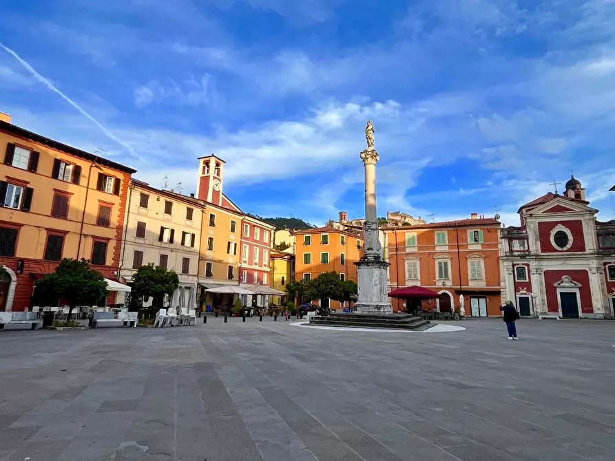 appartamento in vendita a Massa in zona Centro Storico