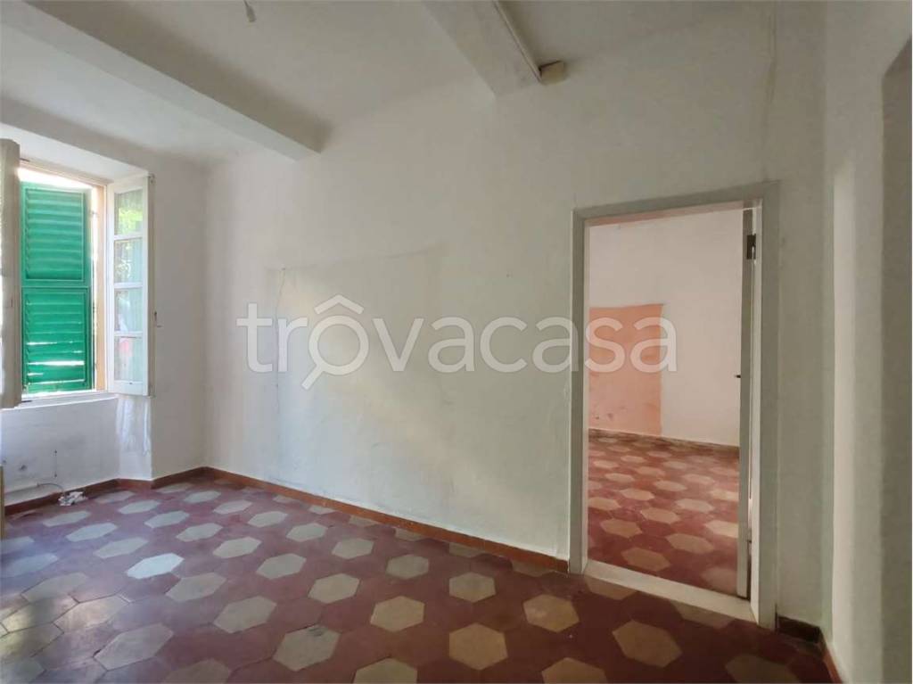 appartamento in vendita a Massa in zona Centro Storico