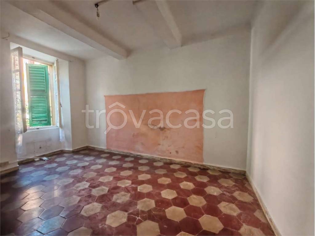 appartamento in vendita a Massa in zona Centro Storico