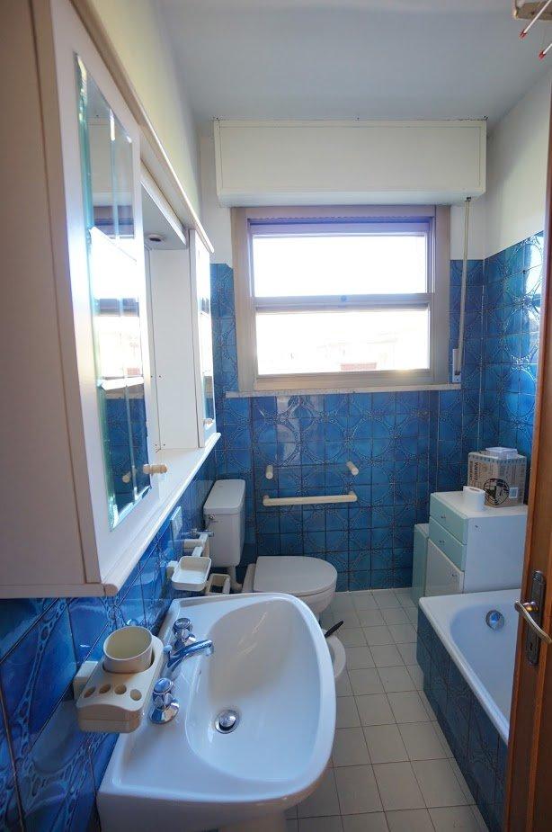 appartamento in vendita a Massa in zona Marina dei Ronchi