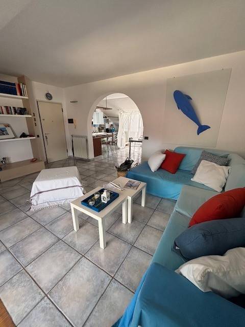 appartamento in vendita a Massa in zona Marina di Massa