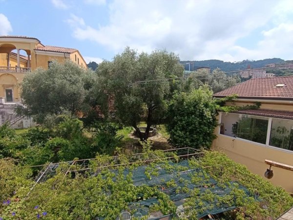 appartamento in vendita a Massa in zona Centro Storico