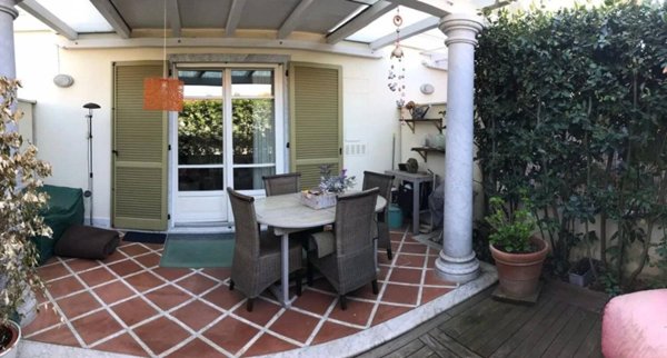 casa indipendente in vendita a Massa in zona Centro Storico