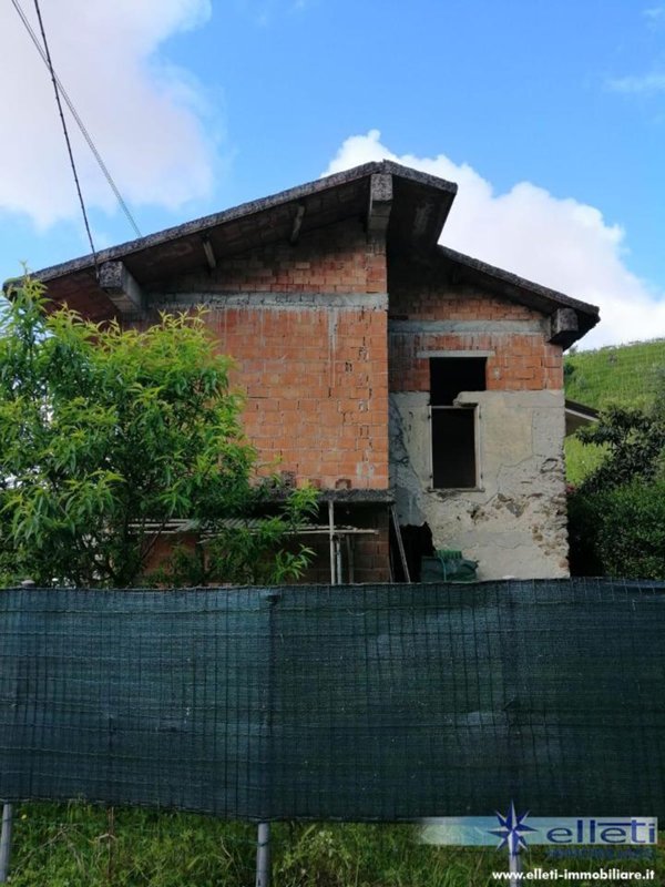 casa indipendente in vendita a Massa in zona Mirteto