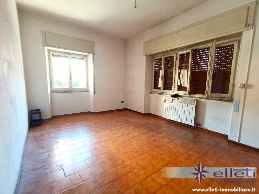 appartamento in vendita a Massa in zona Centro Storico