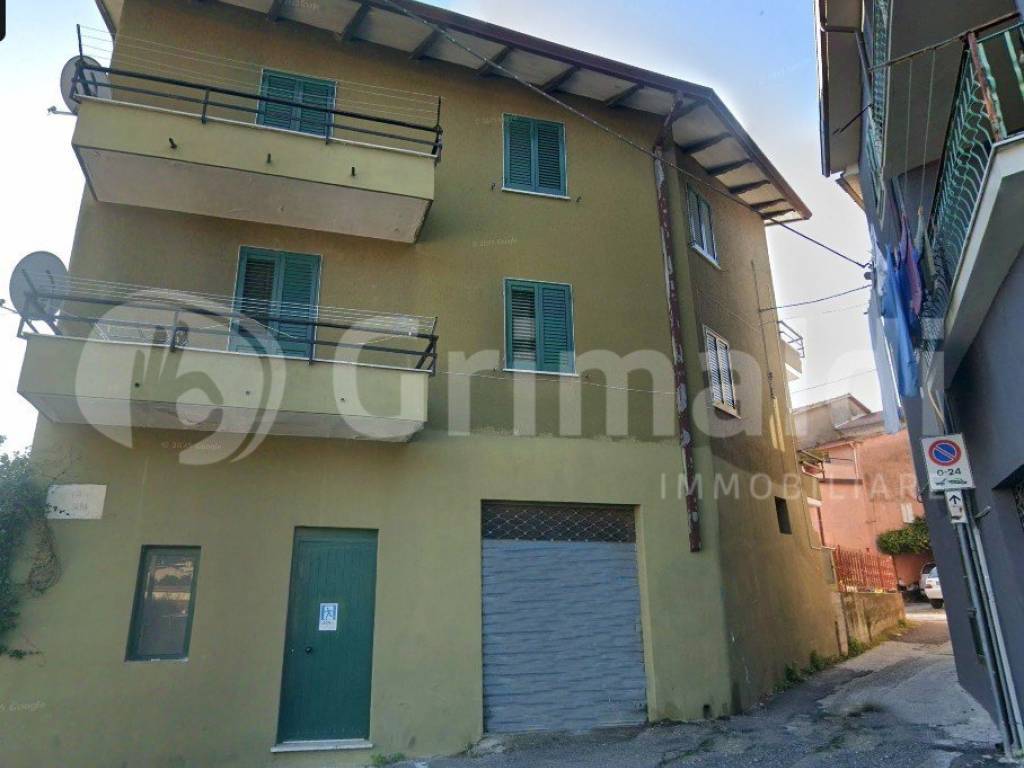 casa indipendente in vendita a Massa in zona Castagnola