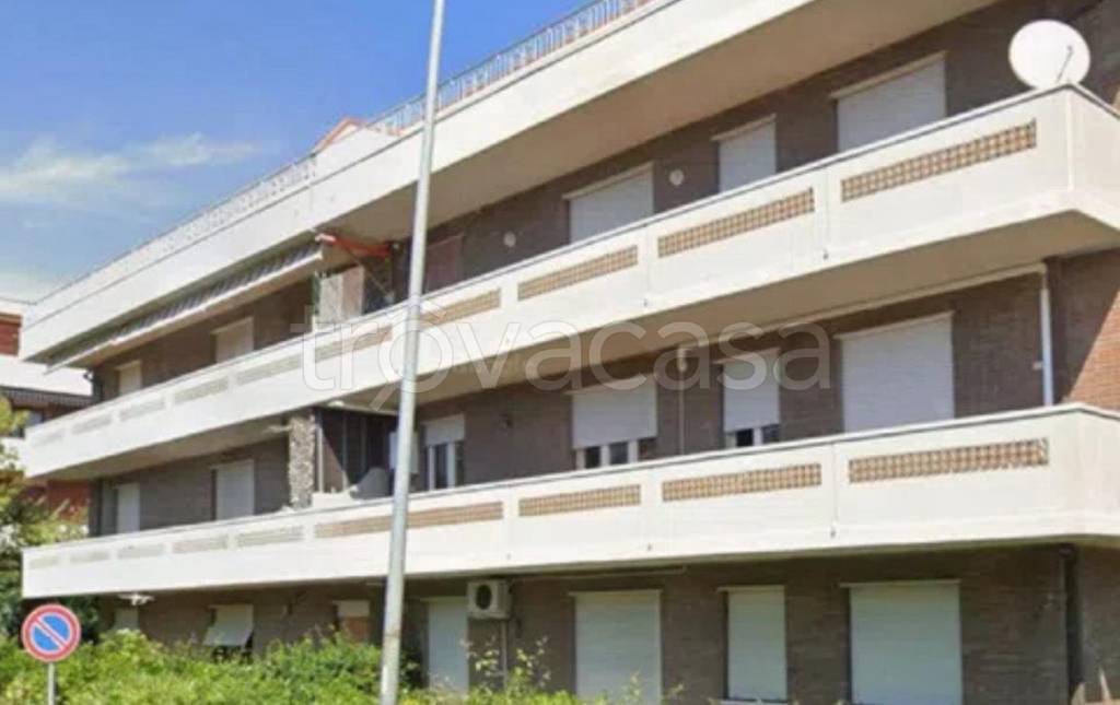 appartamento in vendita a Massa in zona Marina di Massa