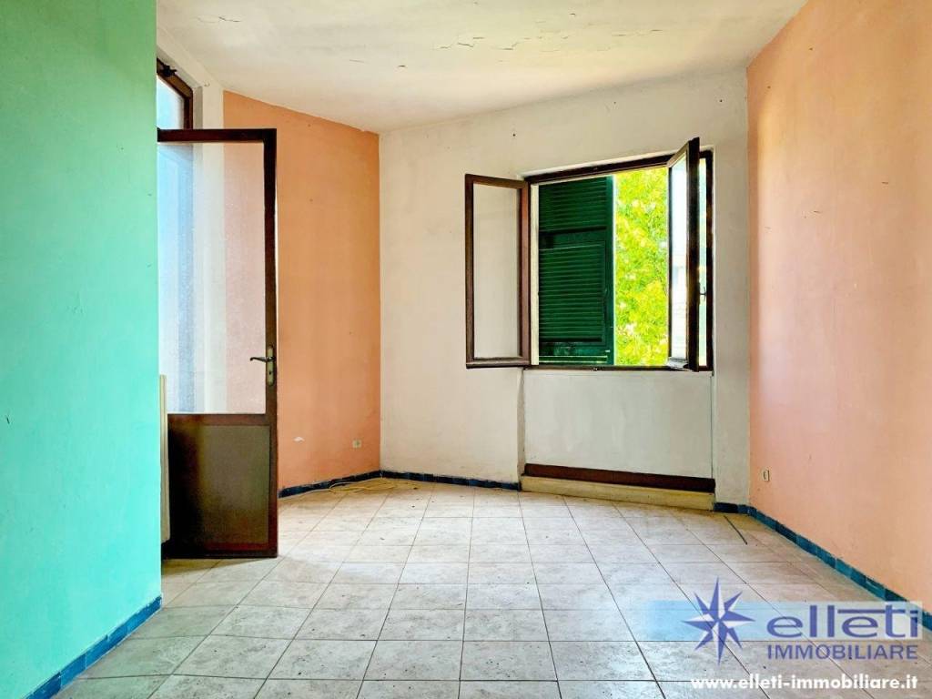 appartamento in vendita a Massa in zona Centro Storico