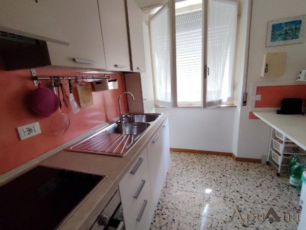 appartamento in vendita a Massa in zona Centro Storico