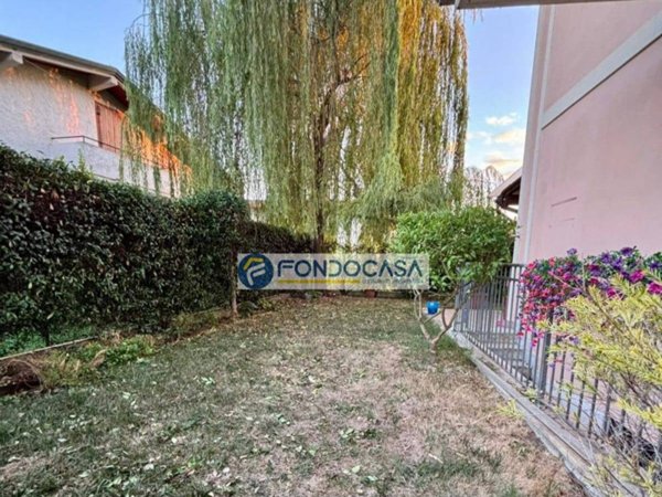 casa indipendente in vendita a Massa