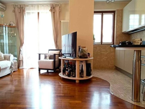 appartamento in vendita a Massa in zona Marina dei Ronchi