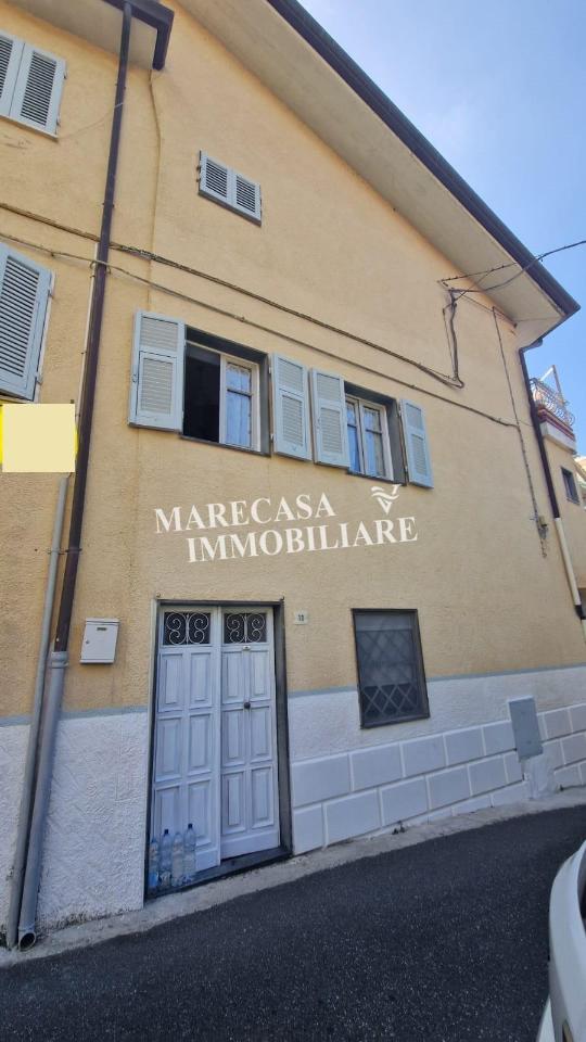 casa indipendente in vendita a Massa in zona Antona