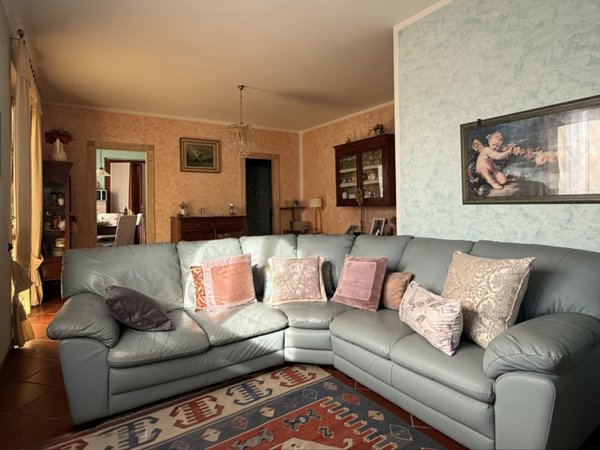 casa indipendente in vendita a Massa in zona Quercioli
