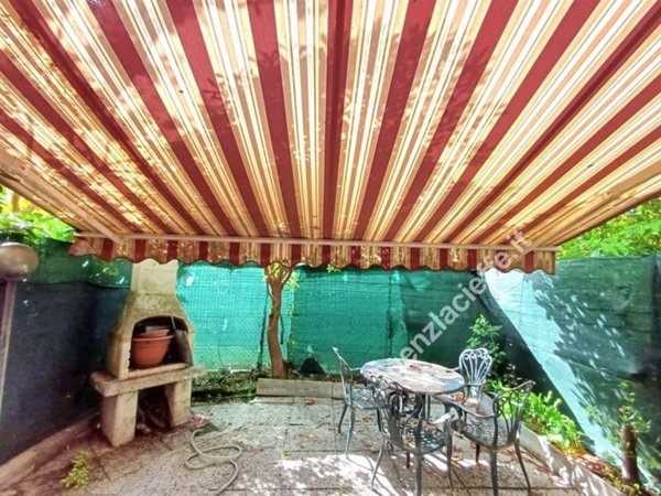 casa indipendente in vendita a Massa in zona Marina di Massa