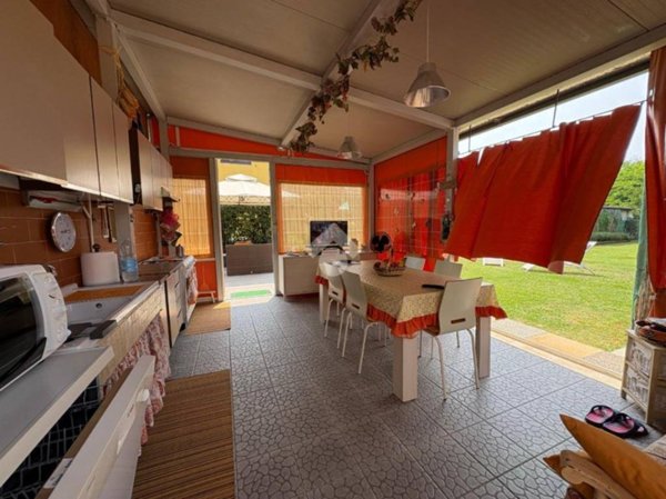 casa indipendente in vendita a Massa in zona Romagnano