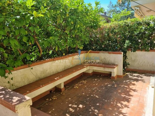 casa indipendente in vendita a Massa in zona Marina di Massa