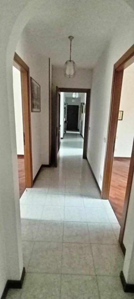 appartamento in vendita a Massa in zona Centro Storico