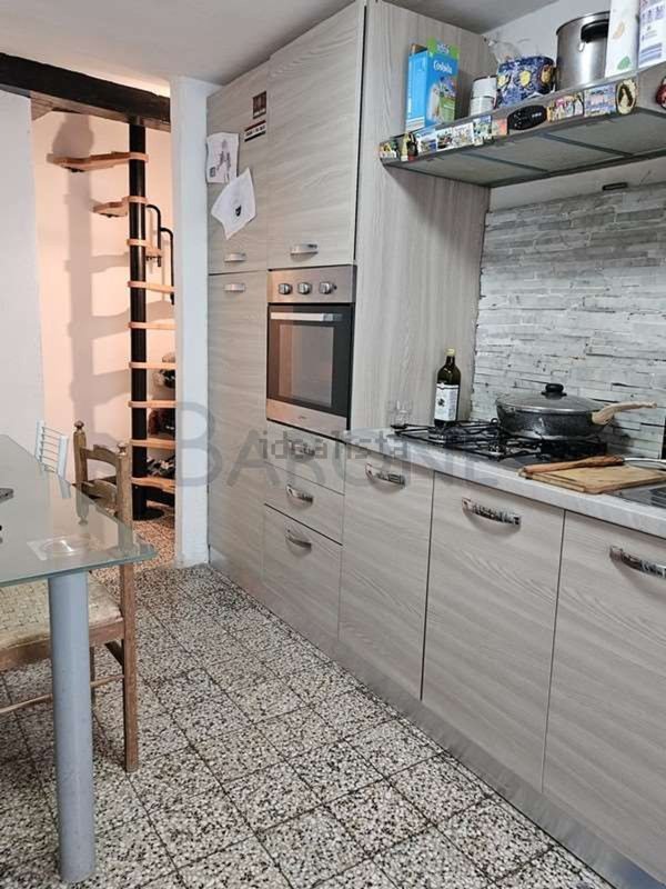 appartamento in vendita a Massa in zona Centro Storico