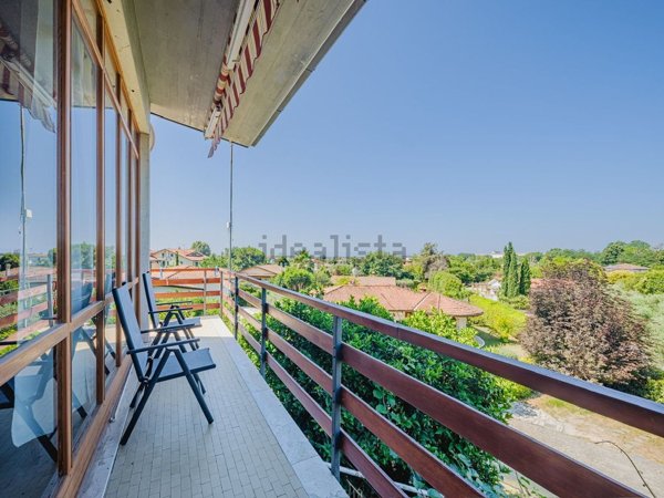 casa indipendente in vendita a Massa