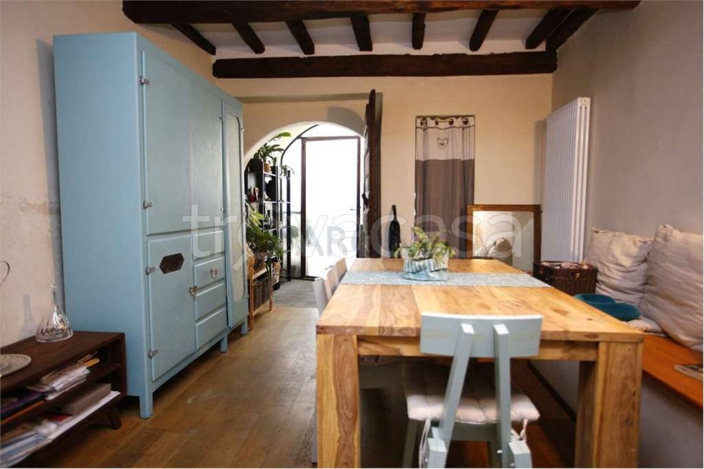 casa indipendente in vendita a Massa in zona Castagnola
