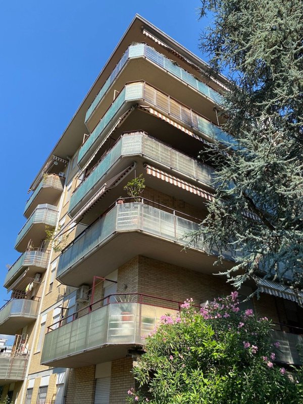 appartamento in vendita a Massa in zona Centro Storico